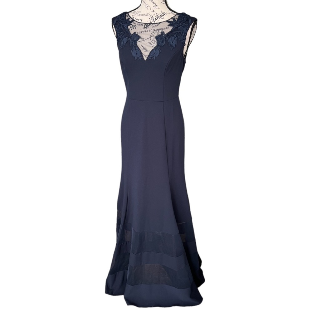 Aidan Mattox Gown - Picture 3 of 12